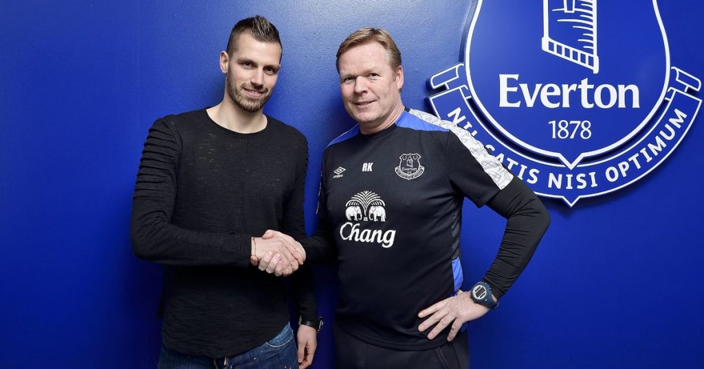 Everton-Unveil-New-Signing-Morgan-Schneiderlin